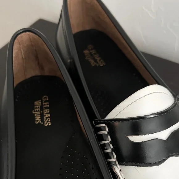 G.H. Bass & Co. Black and White Loafers - Picture 3 of 4